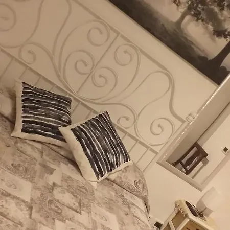 San Vitale 2* بولونيا