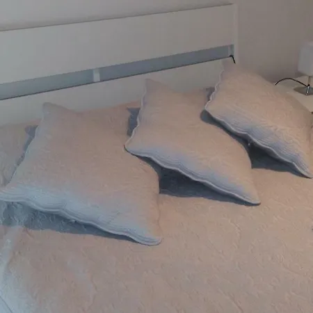 San Vitale 2* بولونيا