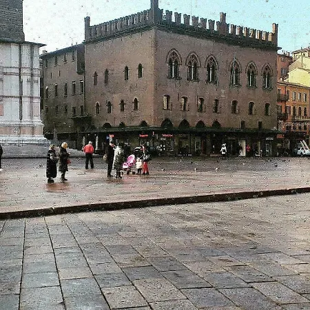 San Vitale 2* Bologne